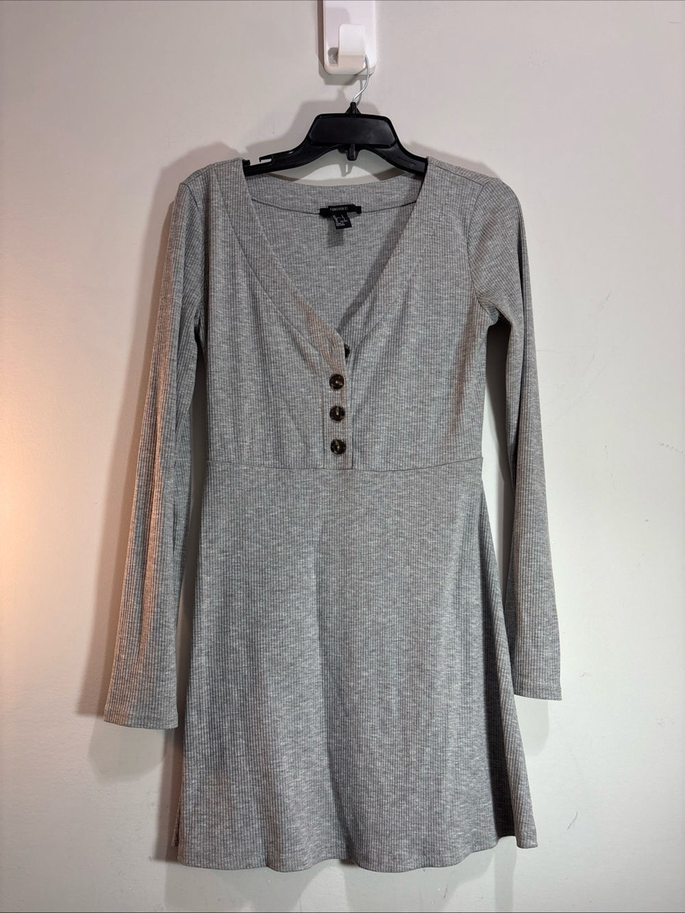 Forever21 Gray Ribbed Long-Sleeve V-Neck Dress with Button Detail. 1393